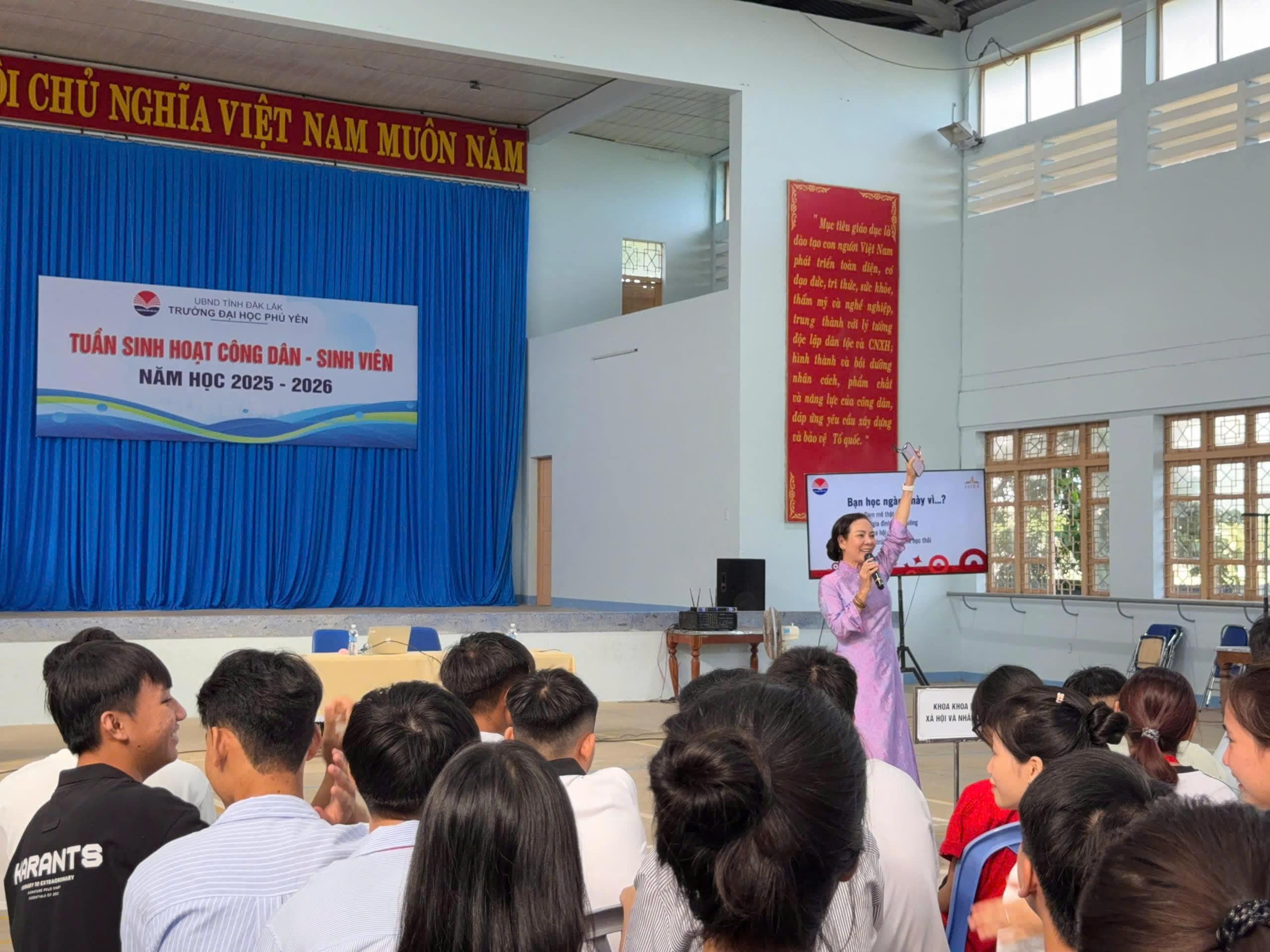 Ba “chìa khóa vàng” giúp sinh viên Trường Đại học Phú Yên tự tin bước vào thời đại 4.0