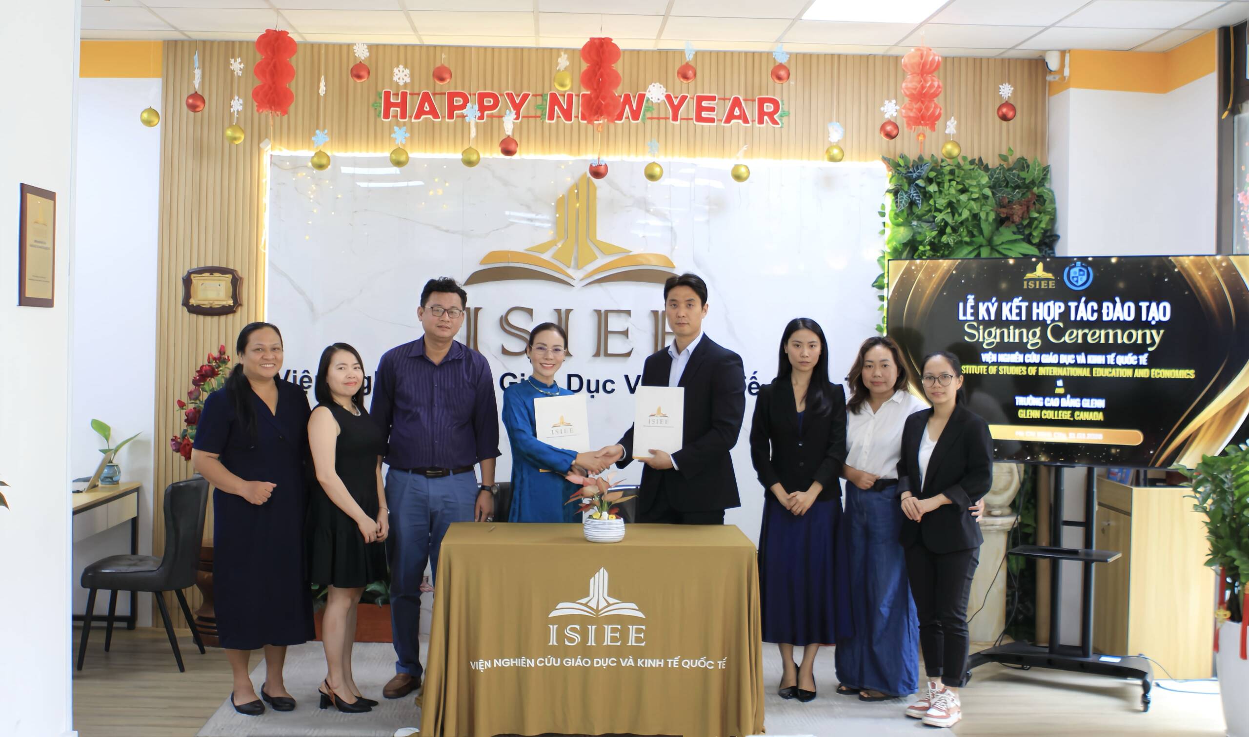 ISIEE OFFICIALLY SIGNS AGREEMENT WITH GLENN COLLEGE CANADA: BRINGING QUALITY TESOL PROGRAM CLOSER TO LEARNERS