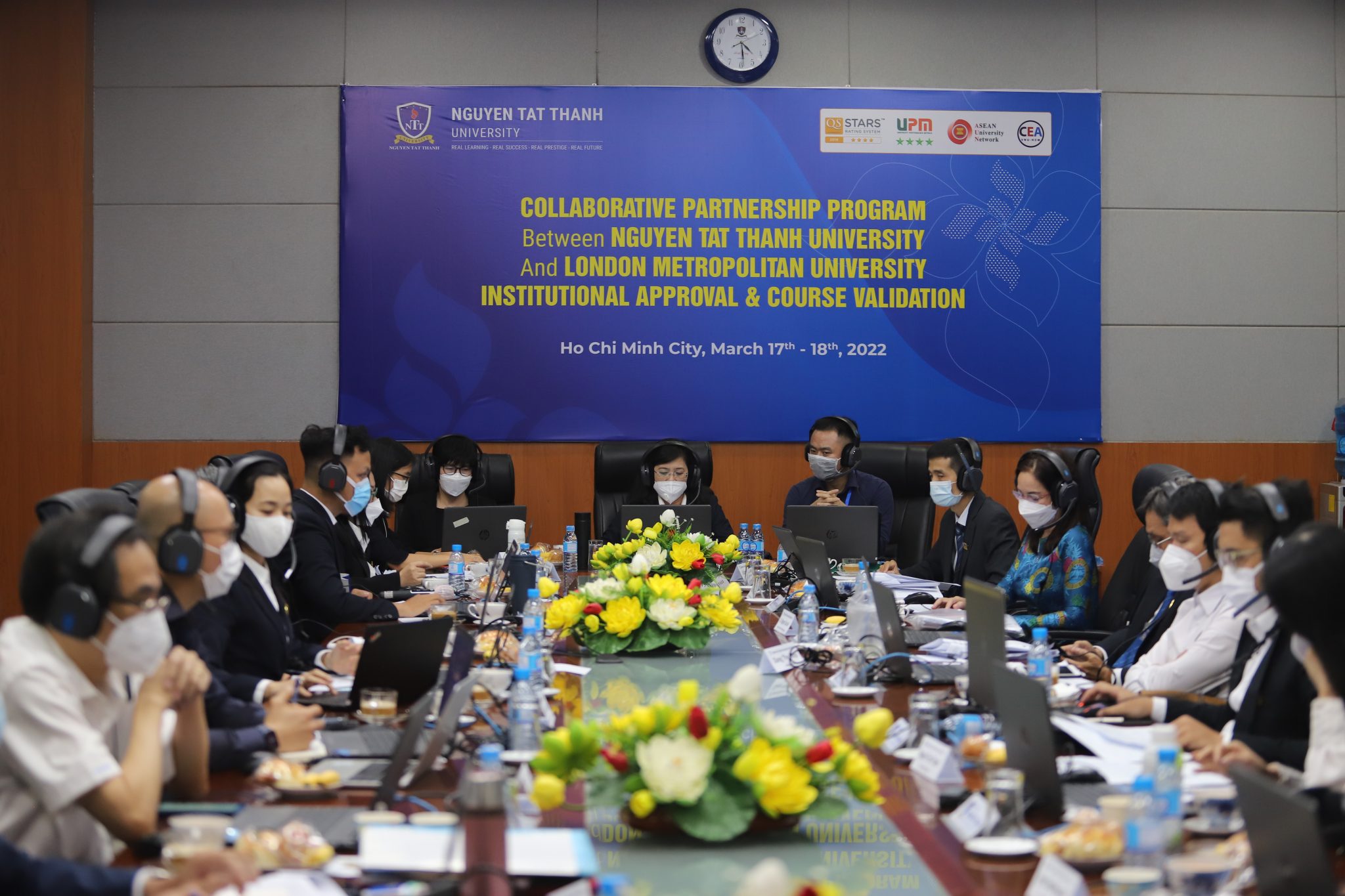 Trường ĐH Nguyễn Tất Thành bảo vệ thành công các phiên đánh giá về trường và 4 chương trình hợp tác đào tạo với London Met