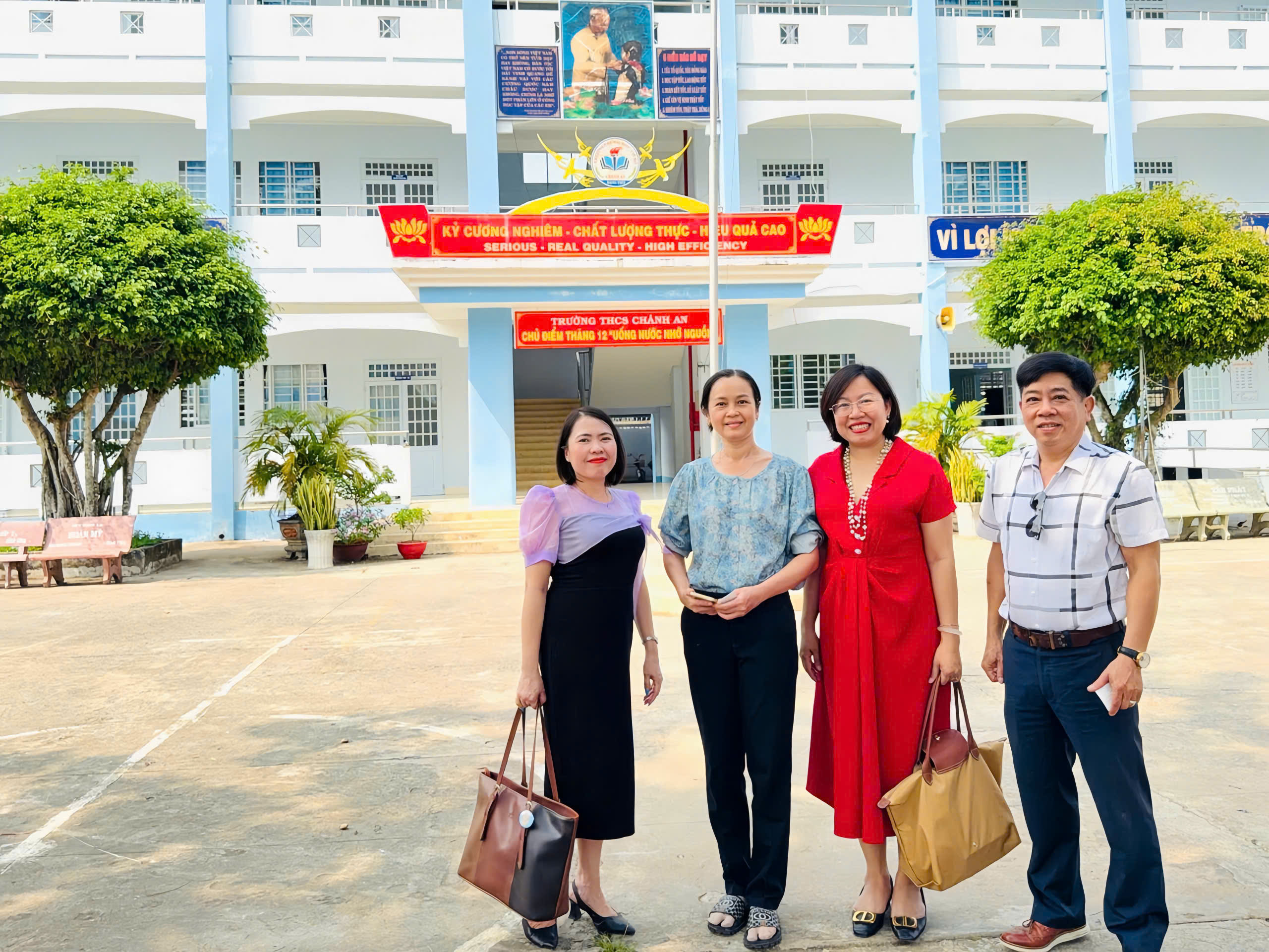 Vinh Long Dec 2nd, 2025. ISIEE officially launches the Ignite English Listening & Speaking Enhancement Program (OMO Model) for the 2025–2026 Academic Year